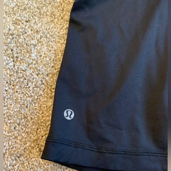 Lululemon black workout top size 4 - Picture 5 of 8